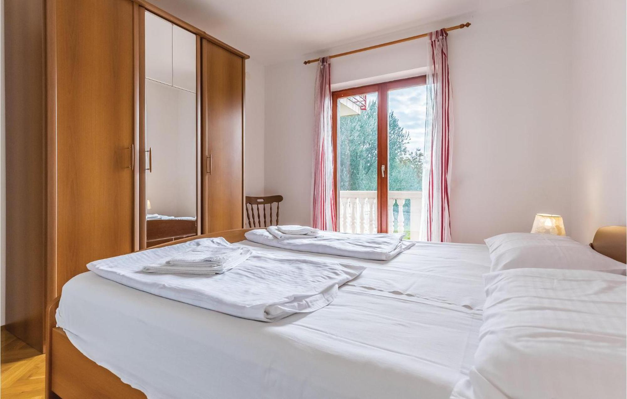 6 Bedroom Nice Home In Segotici Εξωτερικό φωτογραφία